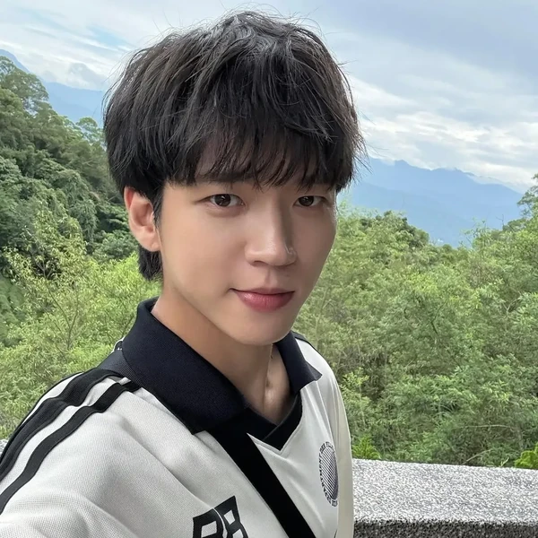 Popular photo full of fans’ love for Nam Woohyun
