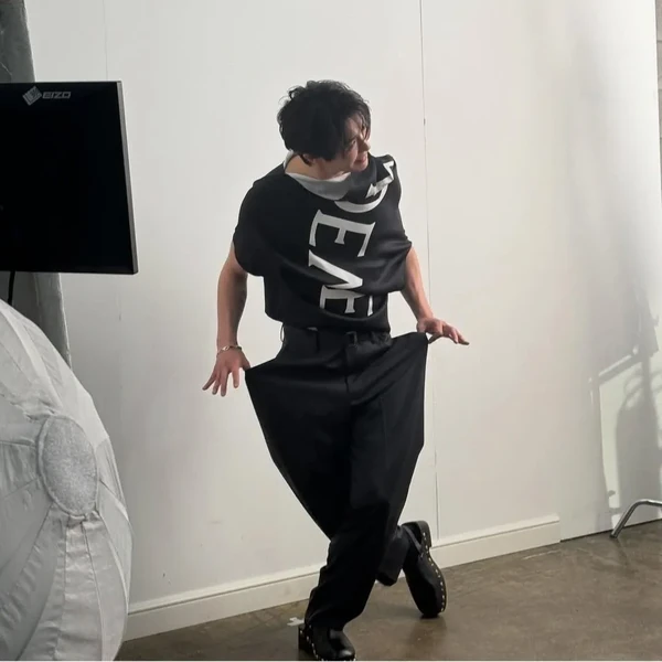 充滿粉絲愛的金材昱人氣照片