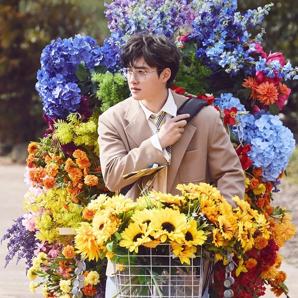 Foto populer Doh Kyungsoo (D.O.) yang penuh cinta dari penggemar