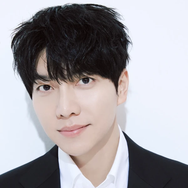 The most loved look of Lee Seunggi today