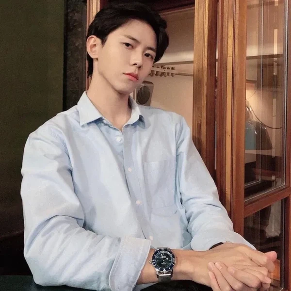 Popular photo full of fans’ love for Joo Woojae