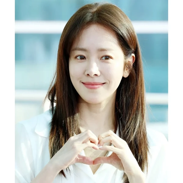 The most loved look of Han Jimin today