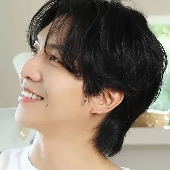 Popular photo full of fans’ love for Lee Seunggi