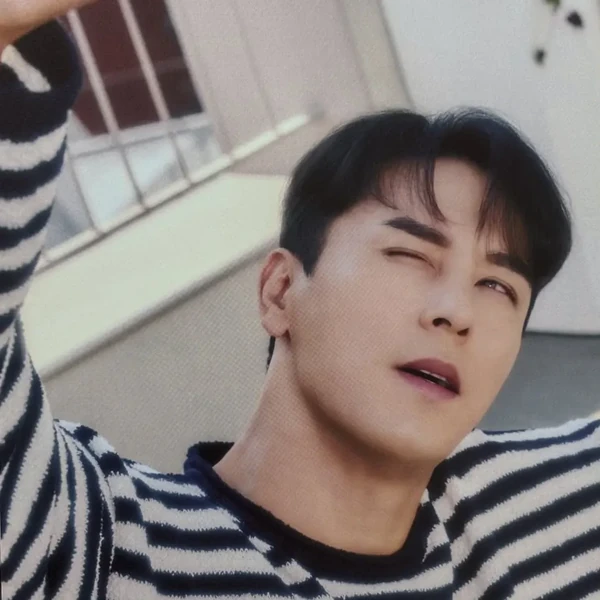 Foto populer Jang Minho yang penuh cinta dari penggemar
