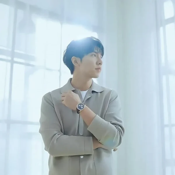 Popular photo full of fans’ love for Lee Seunggi