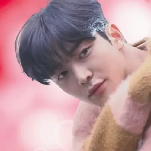 Foto populer Rowoon yang penuh cinta dari penggemar