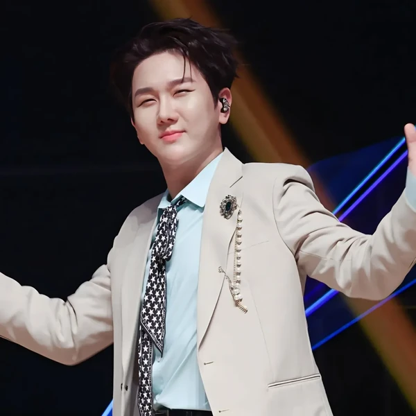 Popular photo full of fans’ love for Kim Soochan