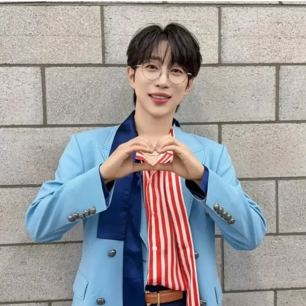 The most loved look of An Sunghoon today