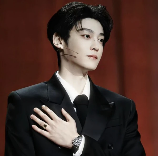 Popular photo full of fans’ love for Tian Xuning