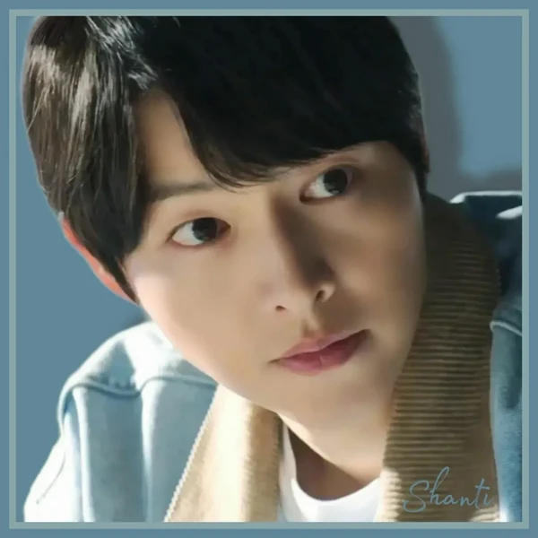 Foto populer Song Joongki yang penuh cinta dari penggemar