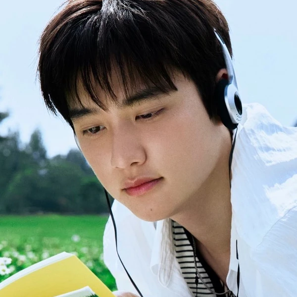Foto populer Doh Kyungsoo (D.O.) yang penuh cinta dari penggemar