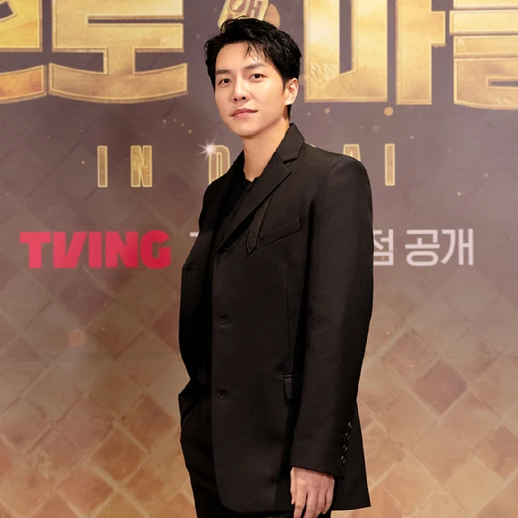 Popular photo full of fans’ love for Lee Seunggi