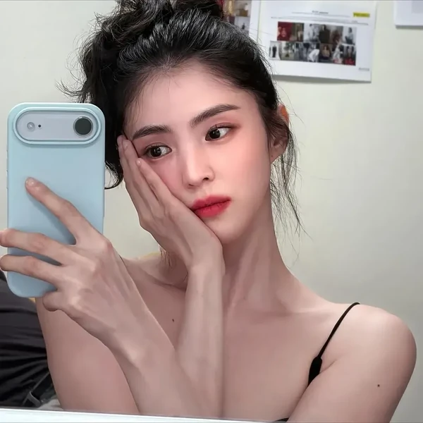 The most loved look of Han Sohee today