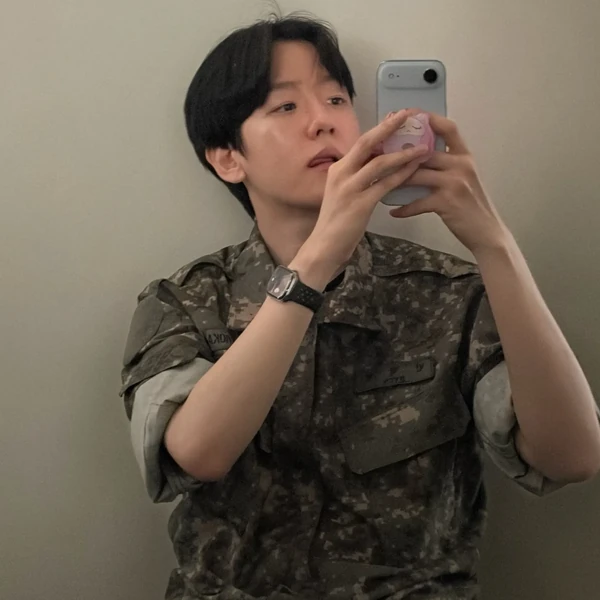 Popular photo full of fans’ love for Baekhyun