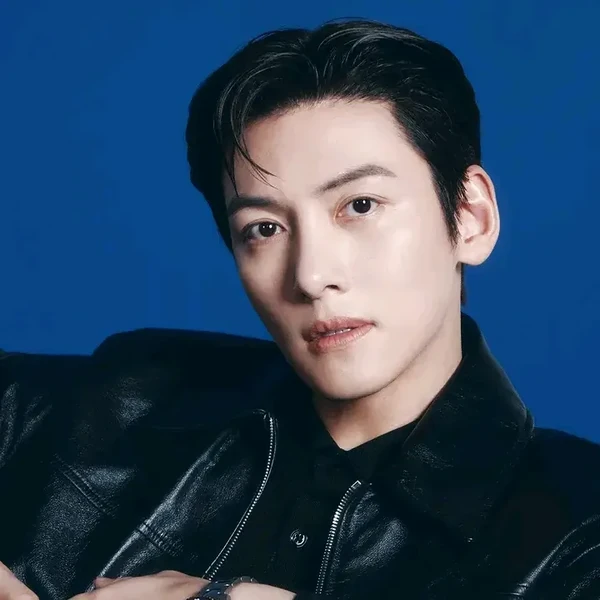 idolProfile