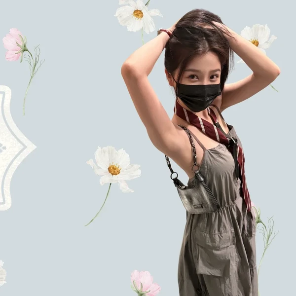 The most loved look of Esther Yu today