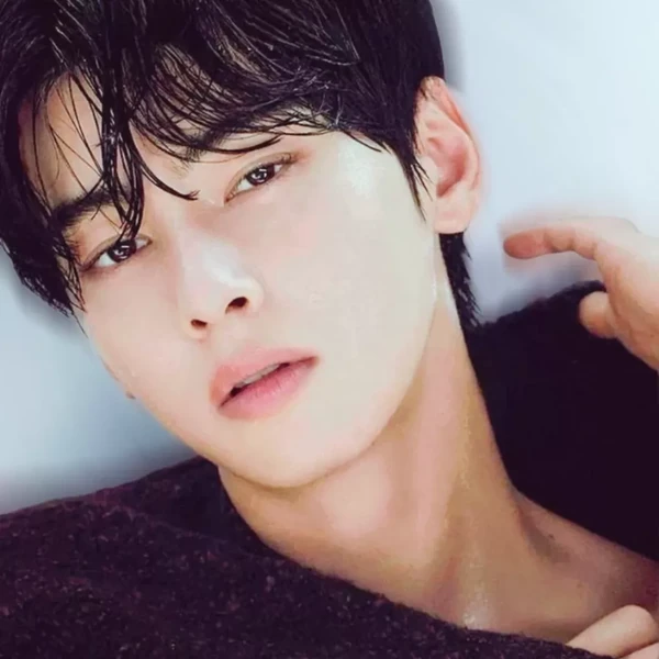 Popular photo full of fans’ love for Cha Eunwoo