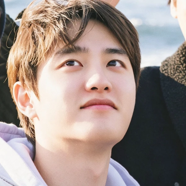 Foto populer Doh Kyungsoo (D.O.) yang penuh cinta dari penggemar