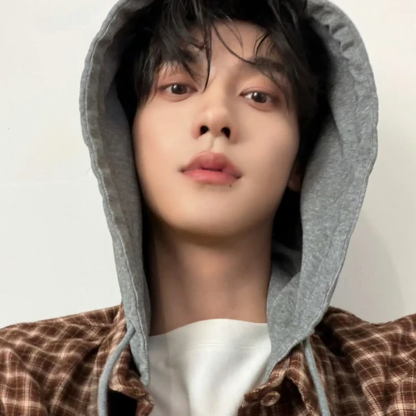 Popular photo full of fans’ love for Tian Xuning