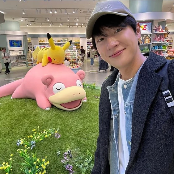 Popular photo full of fans’ love for Lee Sangyeob