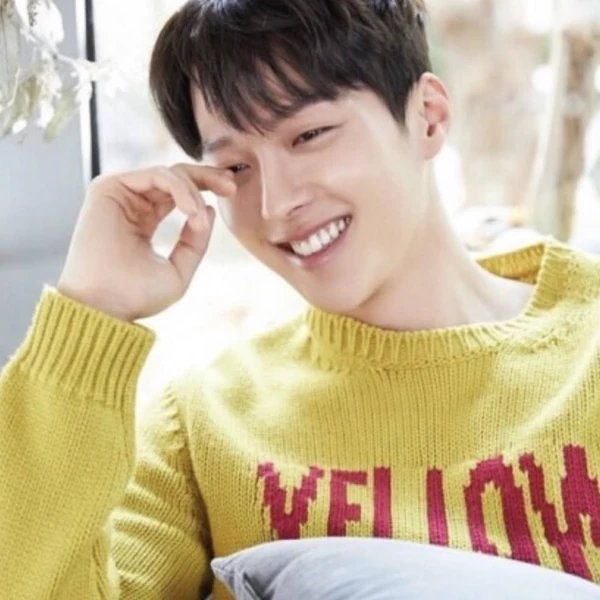 Popular photo full of fans’ love for Jang Kiyong