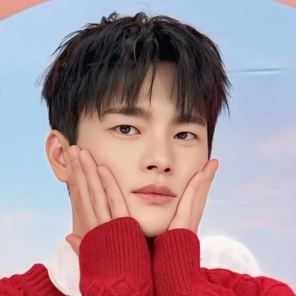 The most loved look of Seo Inguk today