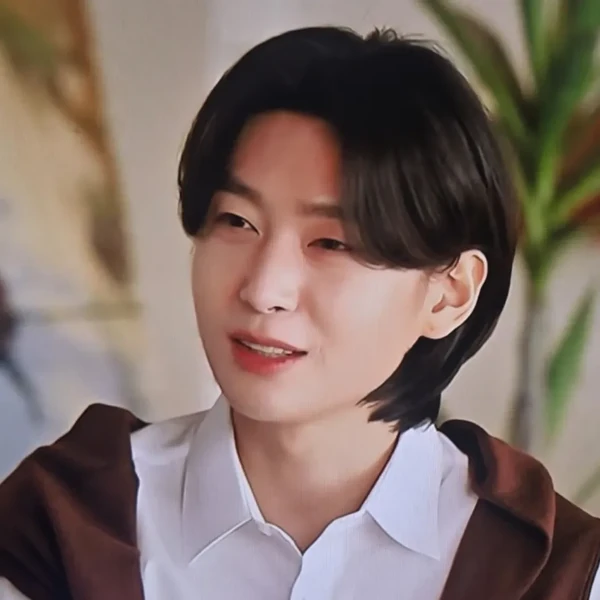Popular photo full of fans’ love for Kim Yongbin
