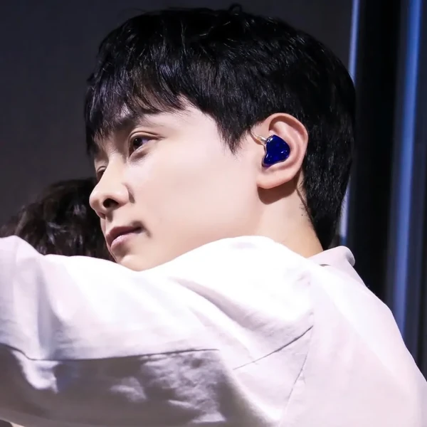 The most loved look of Min Kyunghoon today