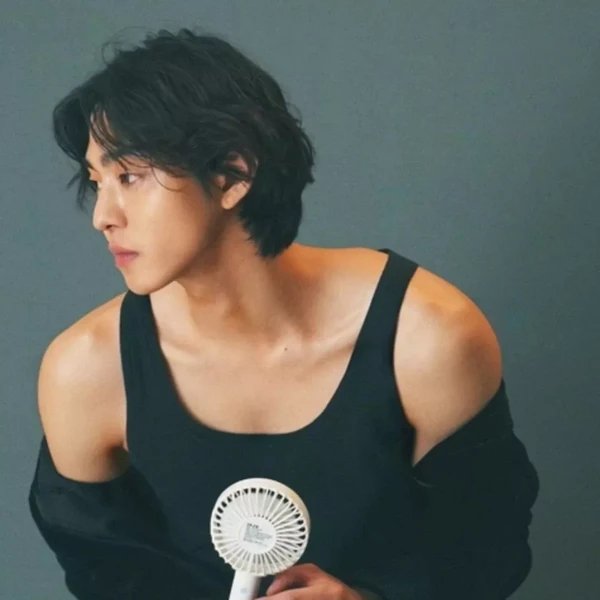 The most loved look of Ahn Hyoseop today