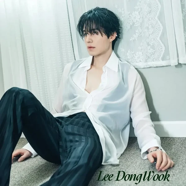 Today’s standout profile photo of Lee Dongwook on Choeaedol Celeb
