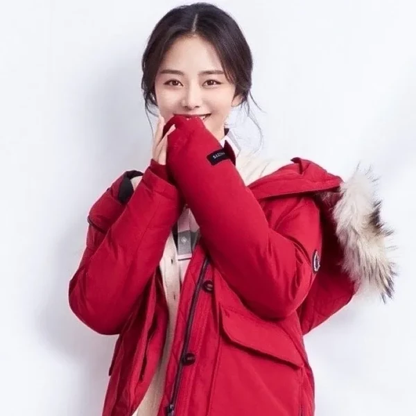 The most loved look of Tan Song Yun today