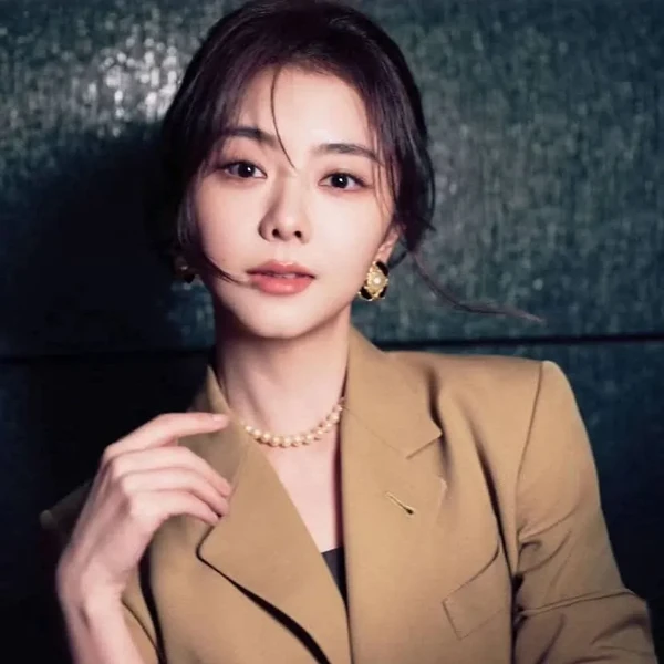Popular photo full of fans’ love for Tan Song Yun
