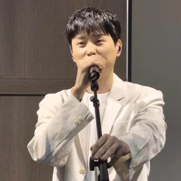 The most loved look of Min Kyunghoon today