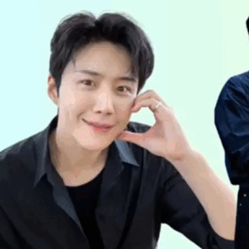 The most loved look of Kim Seonho today