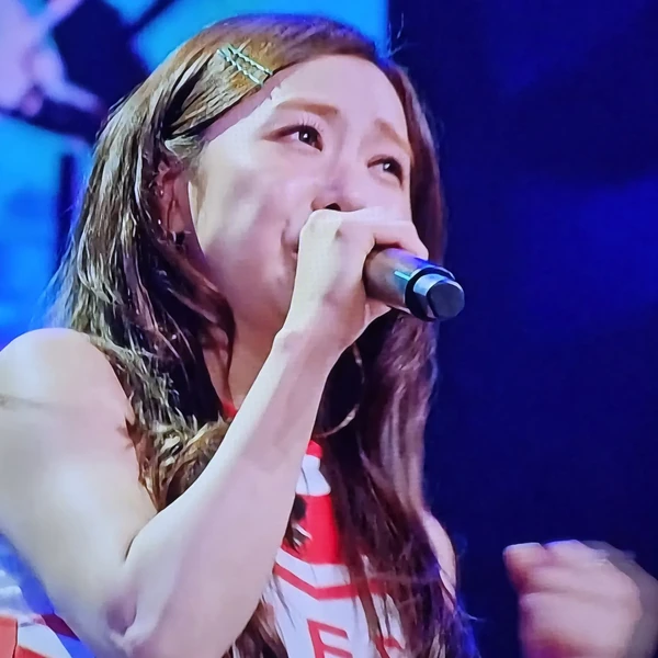 The most loved look of Huh Chanmi today