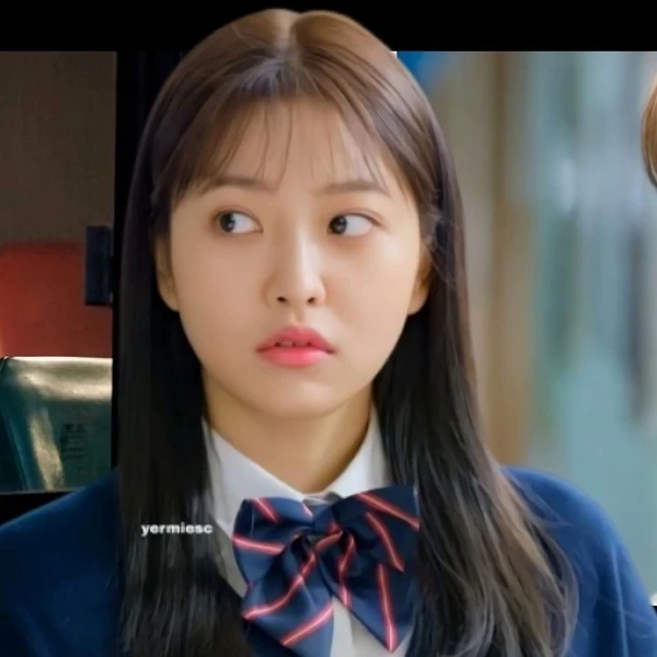 The most loved look of Yeri (1999) today