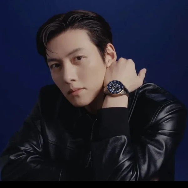 Popular photo full of fans’ love for Ji Changwook