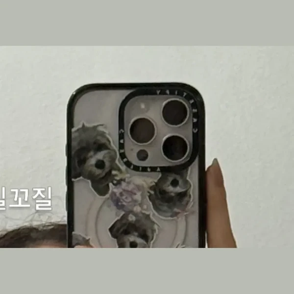 Popular photo full of fans’ love for Bona