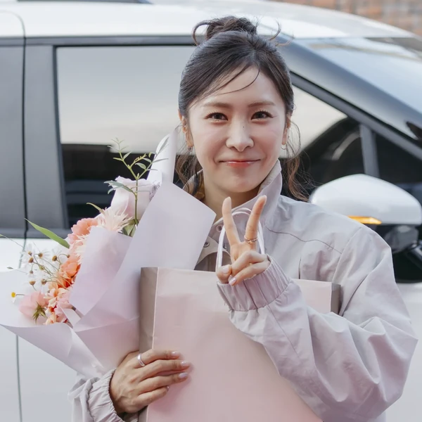Popular photo full of fans’ love for Huh Chanmi