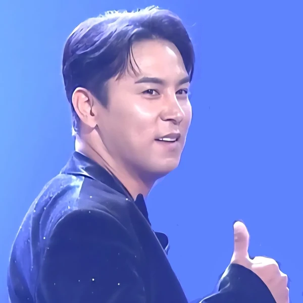 Foto populer Jang Minho yang penuh cinta dari penggemar