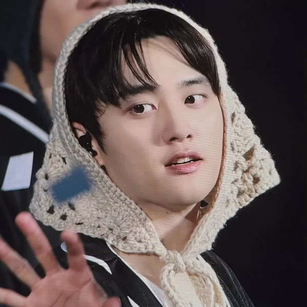 Foto populer Doh Kyungsoo (D.O.) yang penuh cinta dari penggemar