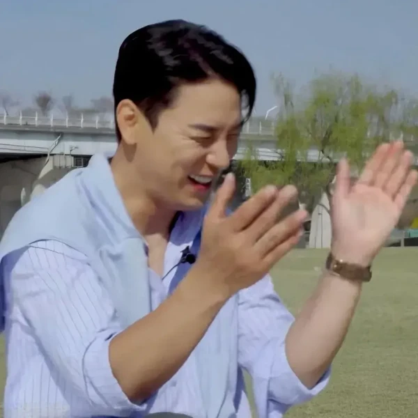 Foto populer Jang Minho yang penuh cinta dari penggemar
