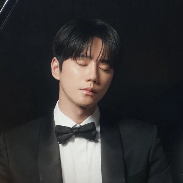 Popular photo full of fans’ love for Lee Junyoung
