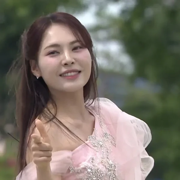 The most loved look of Miss Kim today