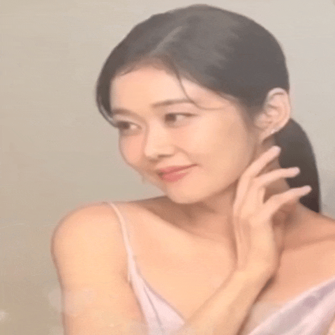 Popular photo full of fans’ love for Jang Nara