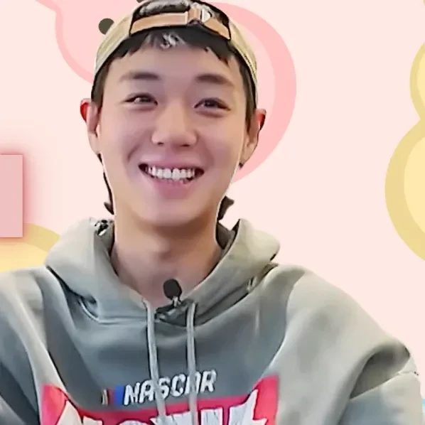 The most loved look of Park Jihoon today