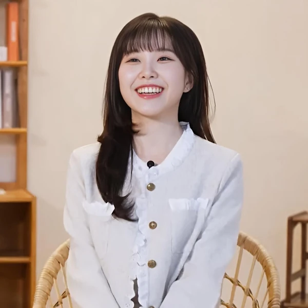 The most loved look of Hong Seongyun today