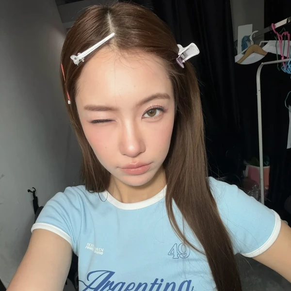 Popular photo full of fans’ love for Namtan Tipnaree Weerawatnodom