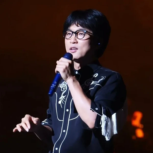 The most loved look of Bak Changgeun today