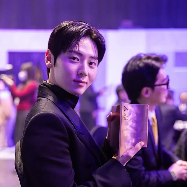 Top moment of Hwang Minhyun chosen by fans